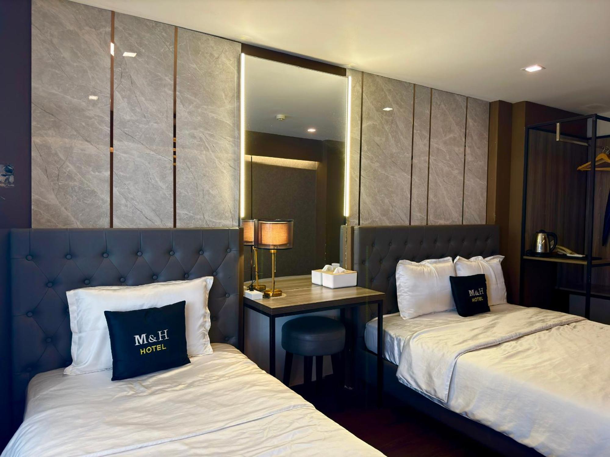 M&H Hotel Ho Chi Minh City Exterior photo