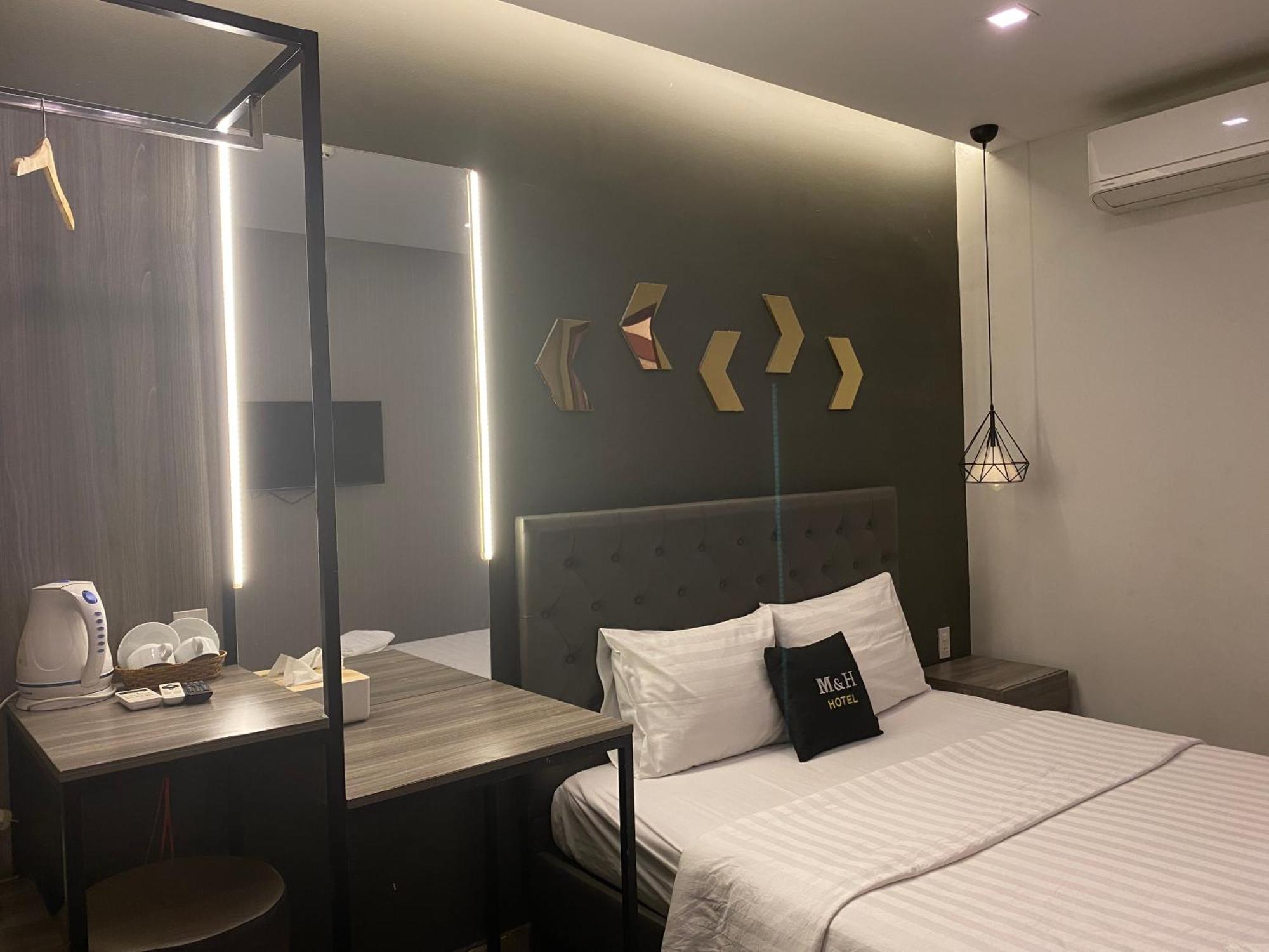 M&H Hotel Ho Chi Minh City Exterior photo