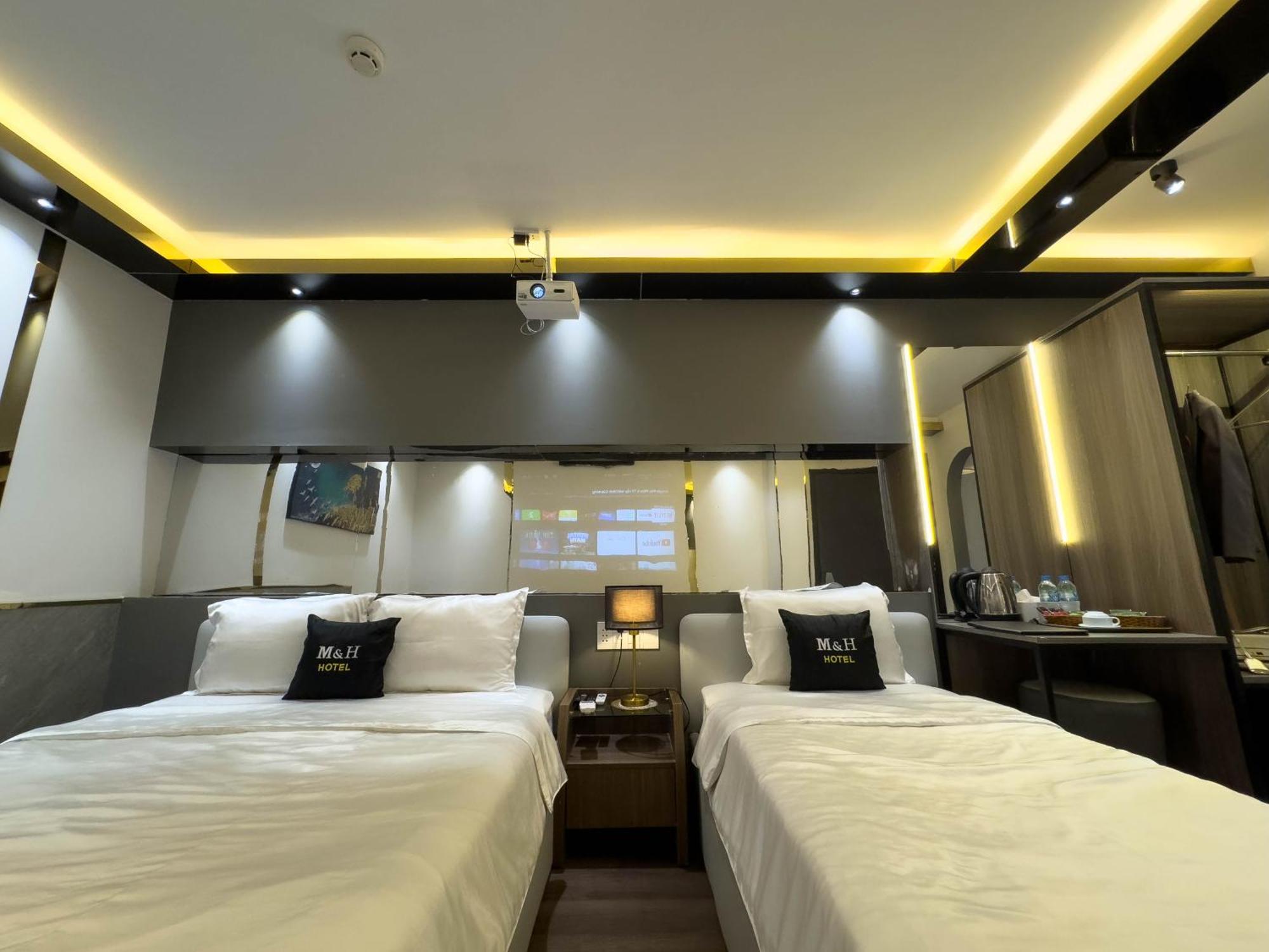 M&H Hotel Ho Chi Minh City Exterior photo