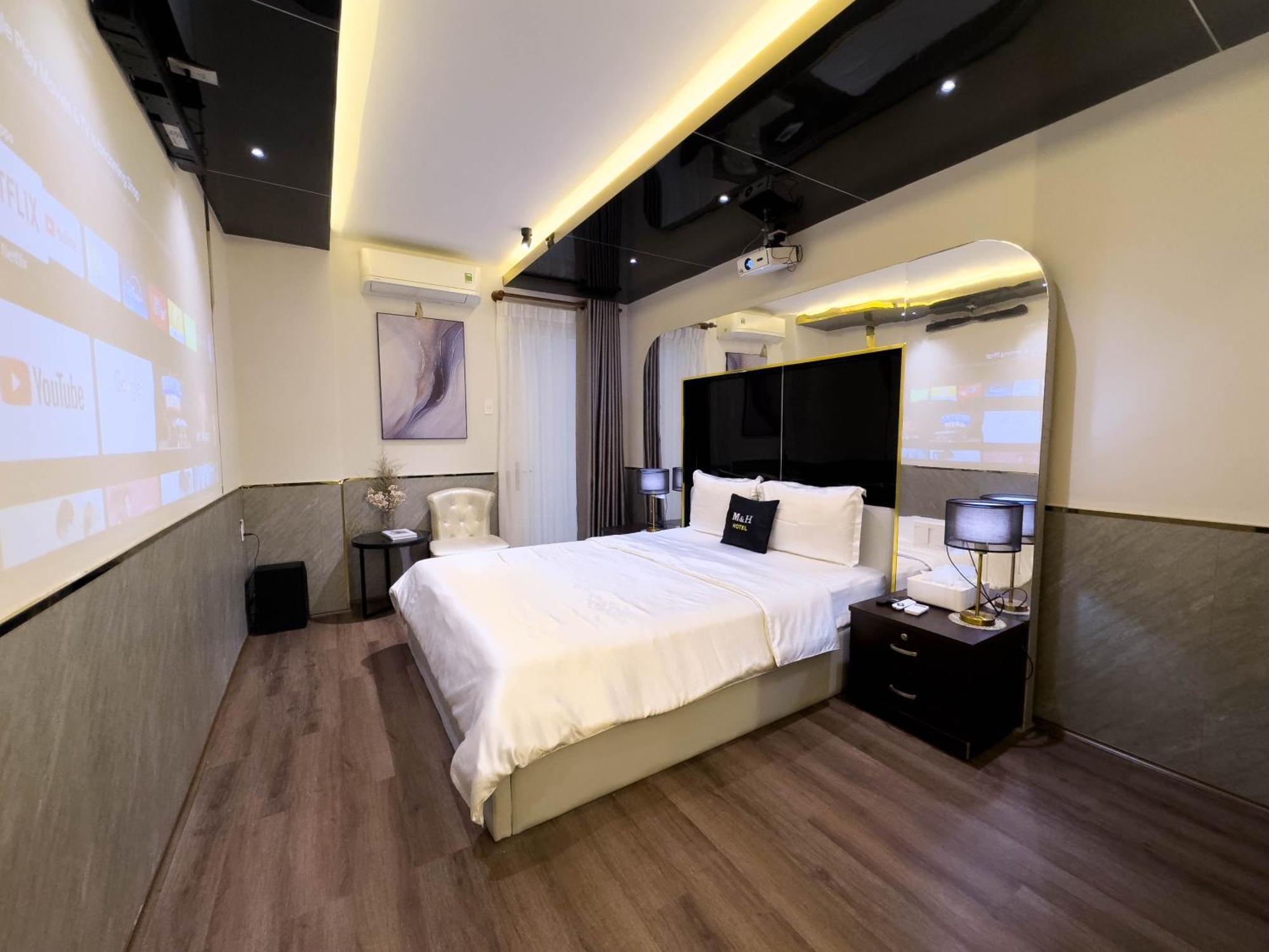 M&H Hotel Ho Chi Minh City Exterior photo
