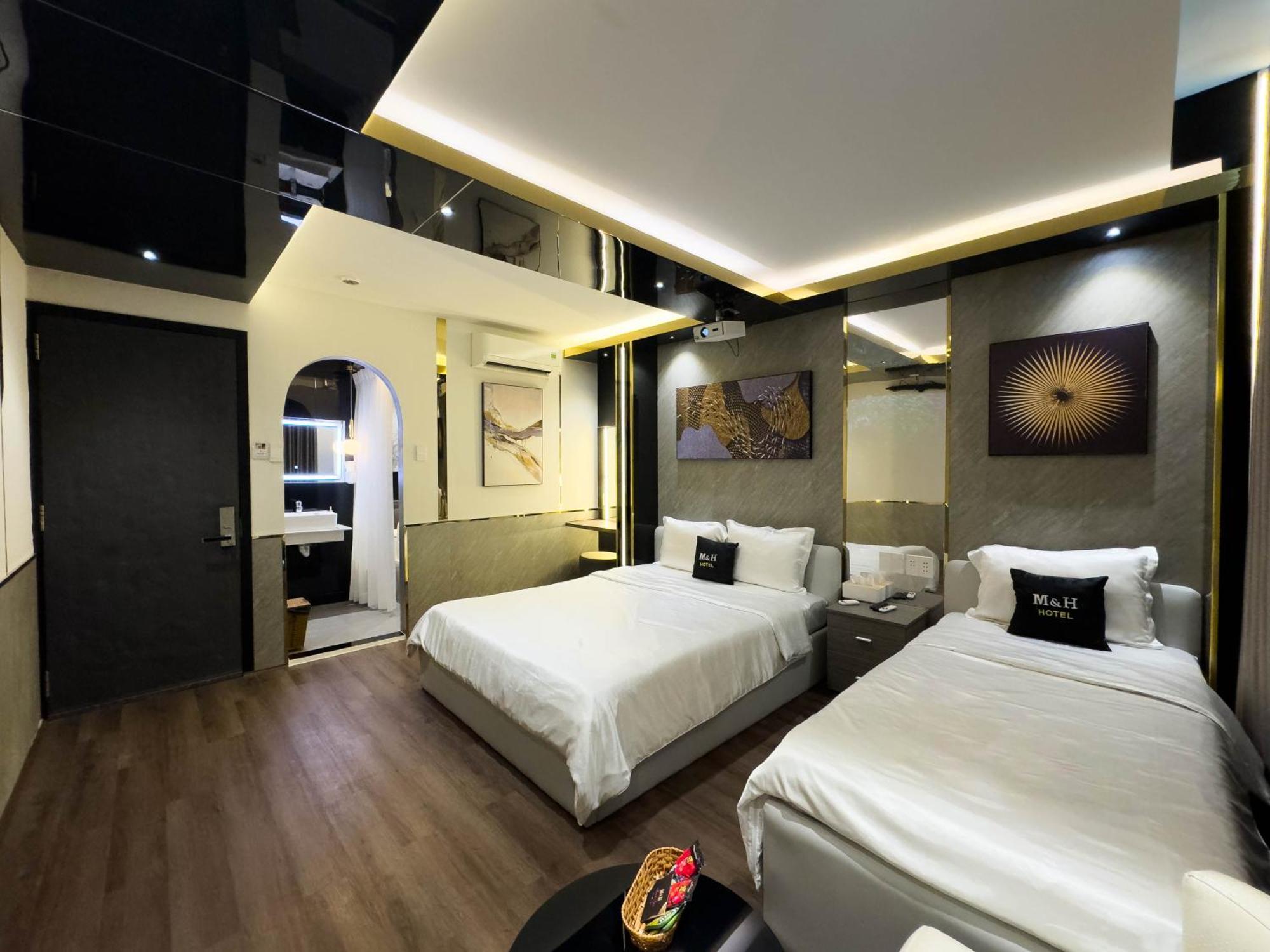 M&H Hotel Ho Chi Minh City Exterior photo