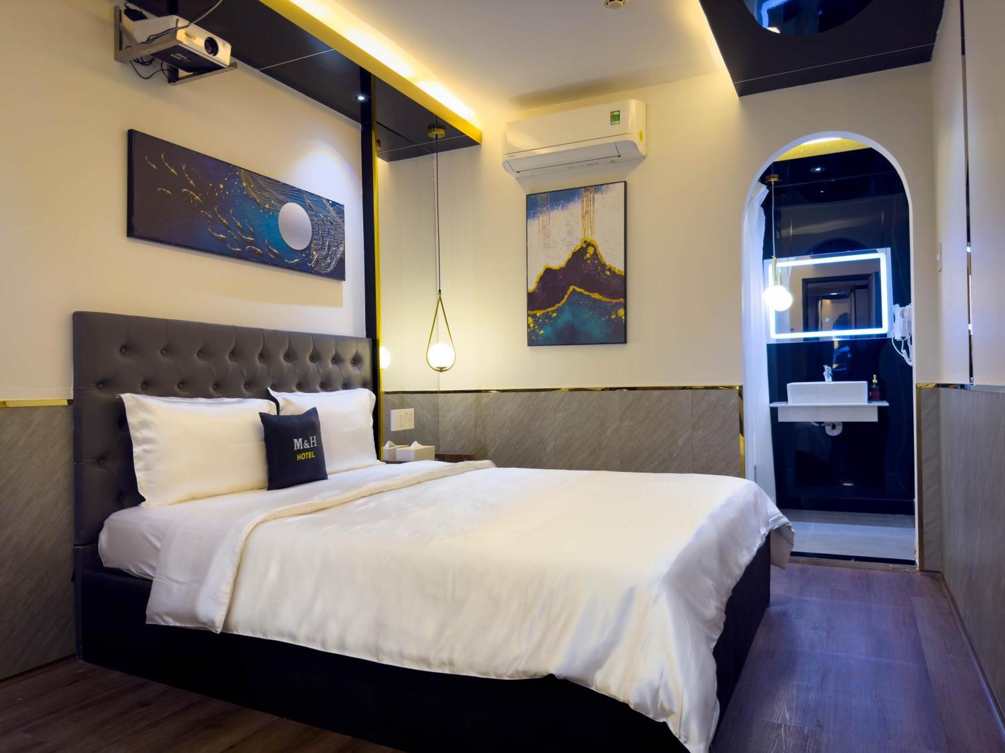 M&H Hotel Ho Chi Minh City Exterior photo