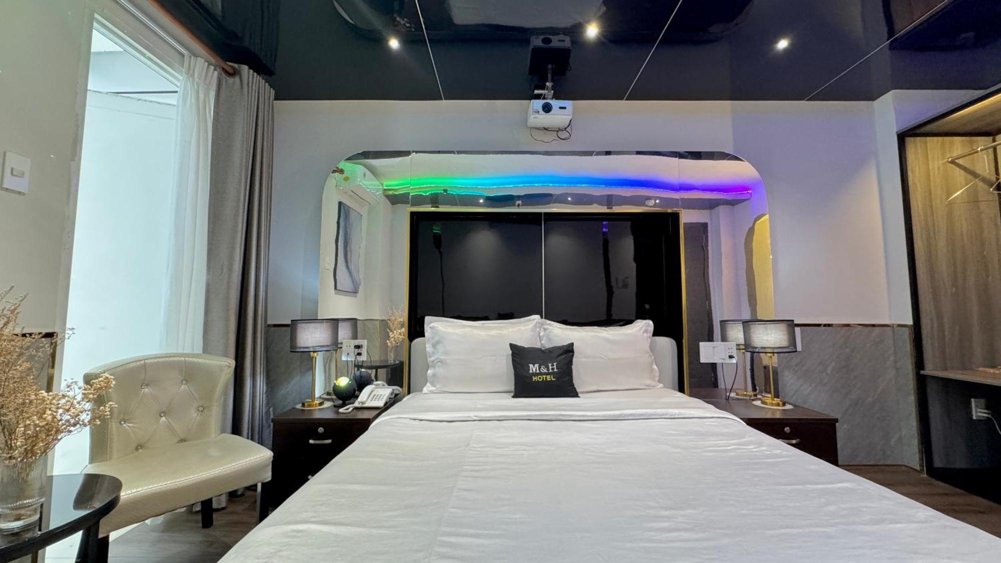 M&H Hotel Ho Chi Minh City Exterior photo