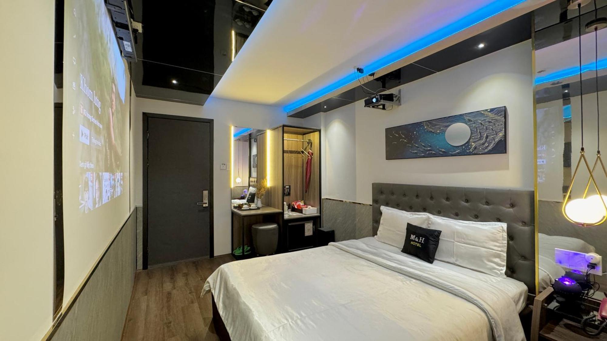 M&H Hotel Ho Chi Minh City Exterior photo